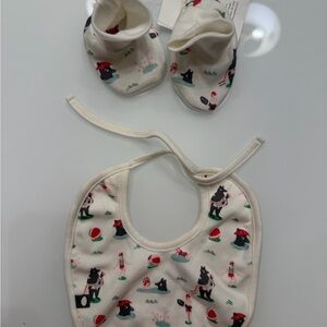 NWT Oeuf Baby Bib and Booties Set in Cream with Playful Bear Print